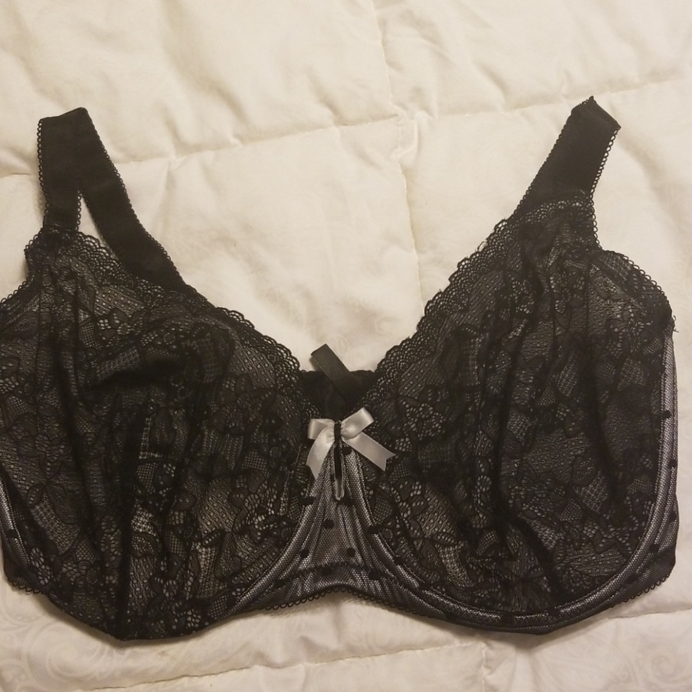Adore Me Black and White Bra 38G